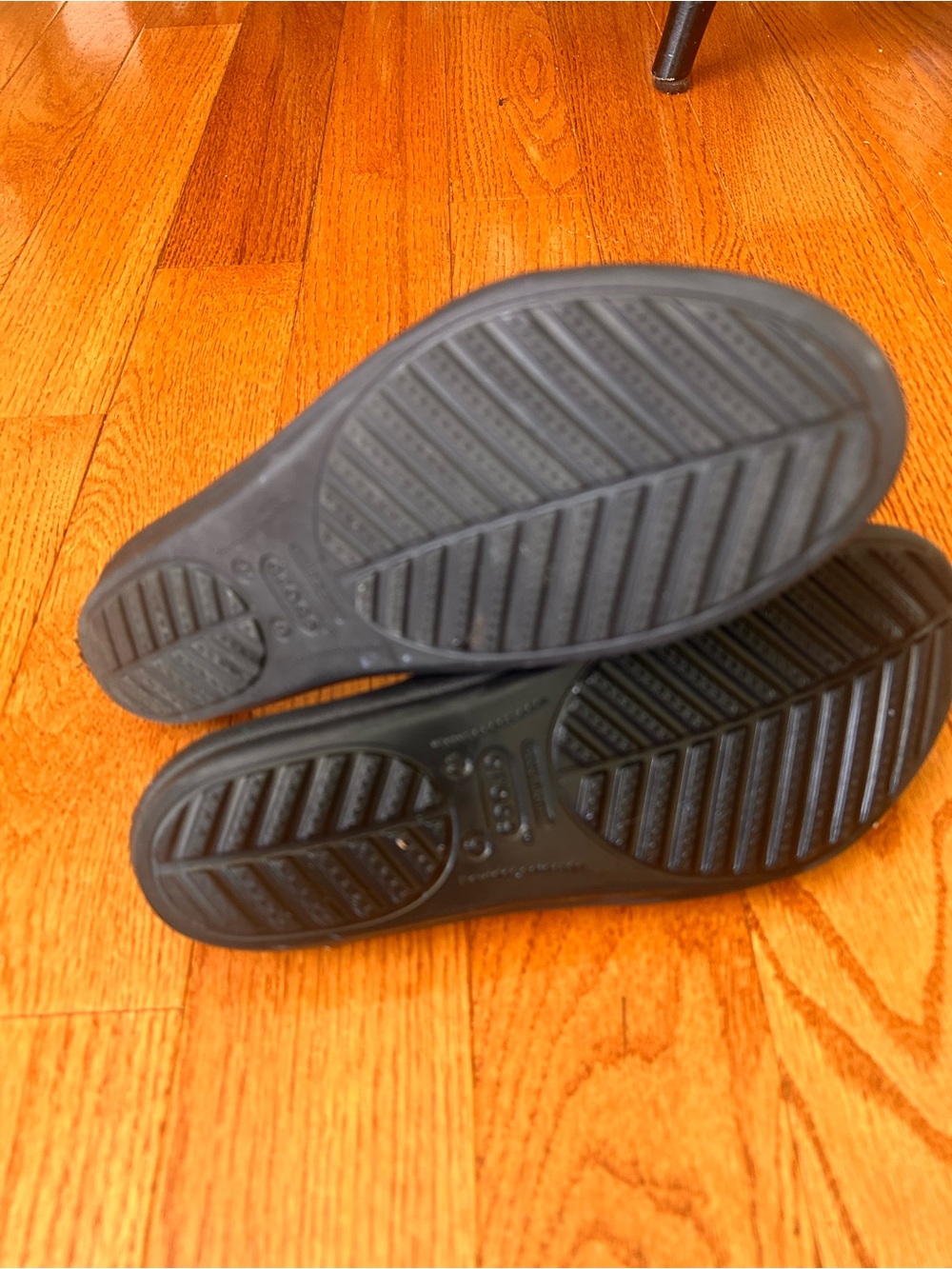 Crocs Sanrah Circle Slide Sandals Black Silver Comfort Women’s Size 9 Versatile - Picture 5 of 6
